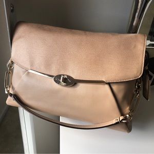 🤩✨ Coach glittery embossed lizard flap leather shoulder bag